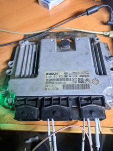 Процесс клонирования ЭБУ Bosch EDC16 без вскрытия в мастерской chip365 Минск